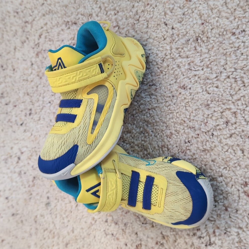 Giannis Immortality 2 Little Kids' Shoes Size 12c